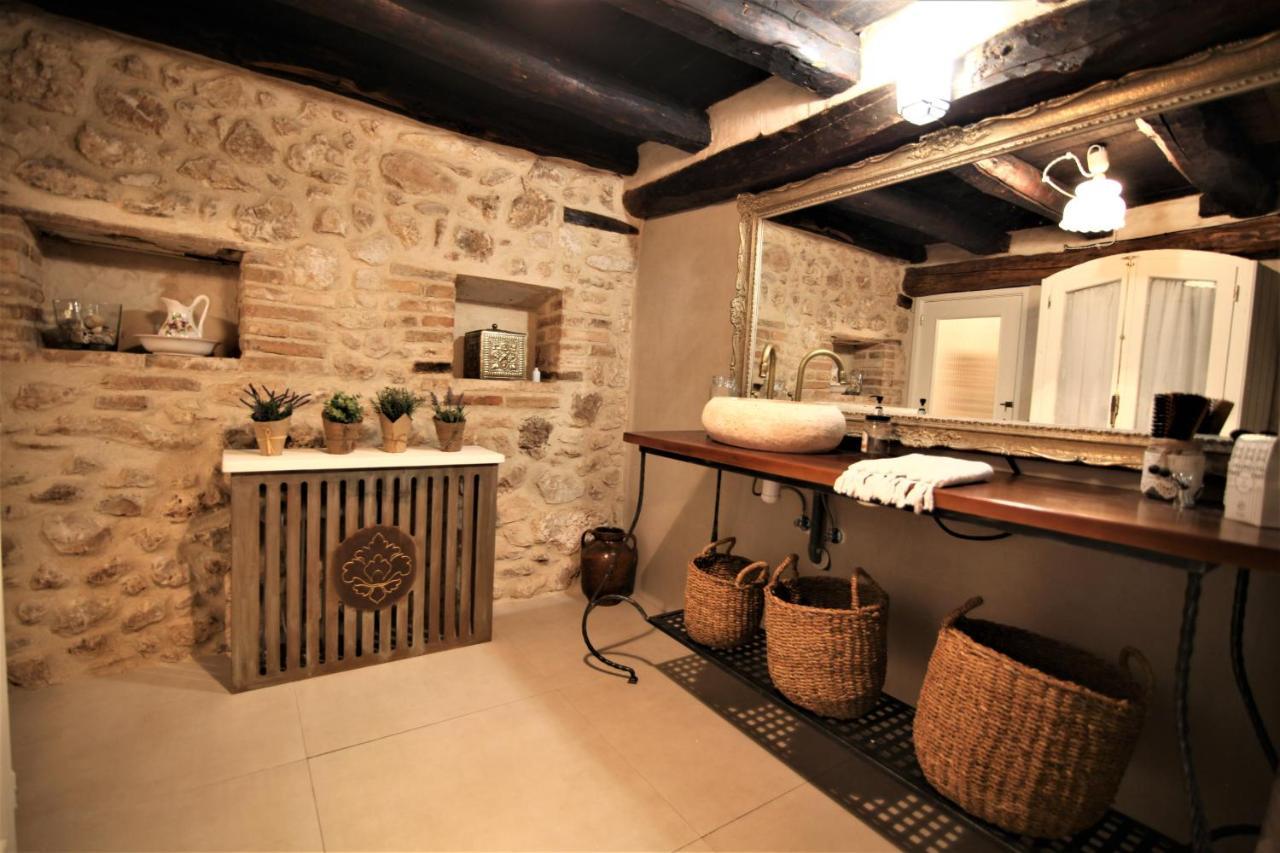 Vila Wabisabi Townhouse Montejo de la Vega de la Serrezuela Exteriér fotografie